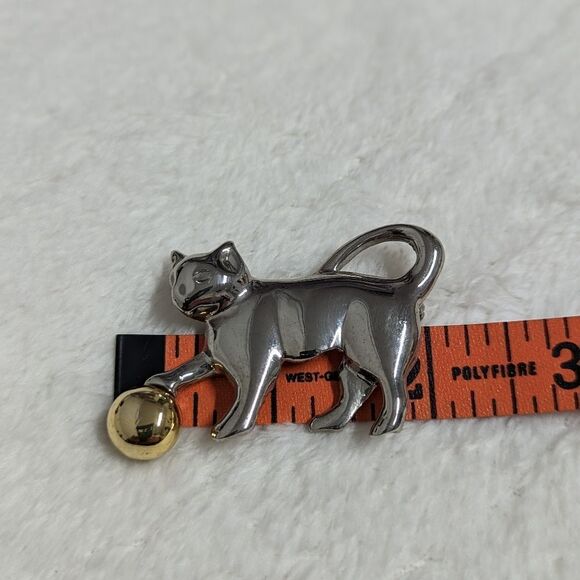 Vintage 1990's Silvertone Kitty Cat Brooche - Picture 2 of 9